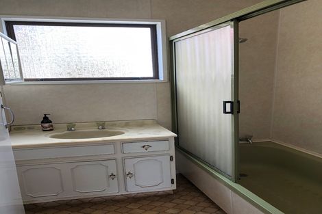 Photo of property in 35 Scotland Terrace, Green Island, Dunedin, 9018