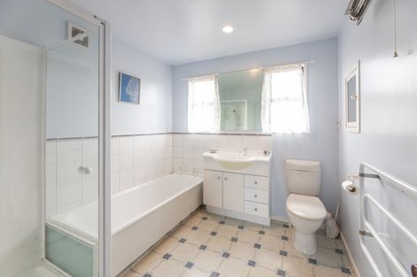 Photo of property in 1/124 Hamilton Avenue, Ilam, Christchurch, 8041