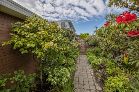 Photo of property in 1/124 Hamilton Avenue, Ilam, Christchurch, 8041