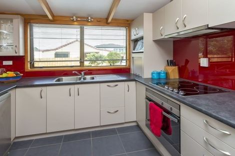 Photo of property in 30a Fiesta Drive, Half Moon Bay, Auckland, 2012