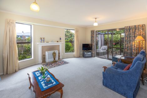 Photo of property in 1/124 Hamilton Avenue, Ilam, Christchurch, 8041