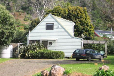 Photo of property in 68 Hahei Beach Road, Hahei, Whitianga, 3591