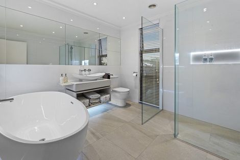 Photo of property in 832a Beach Road, Torbay, Auckland, 0630