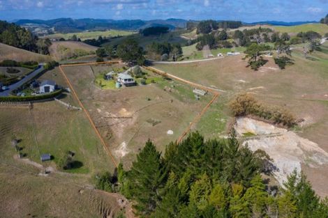 Photo of property in 137 Worthington Road, Wellsford, 0974