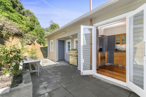 Photo of property in 10a Highland Crescent, Wadestown, Wellington, 6012