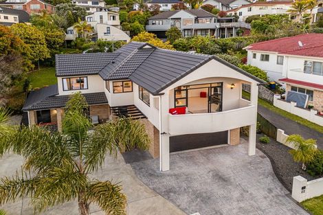 Photo of property in 22 Hogarth Rise, West Harbour, Auckland, 0618