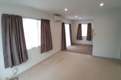 Photo of property in 2/36 Aviemore Drive, Highland Park, Auckland, 2010