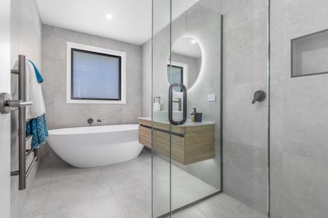 Photo of property in 60b Queen Charlotte Drive, Aotea, Porirua, 5024