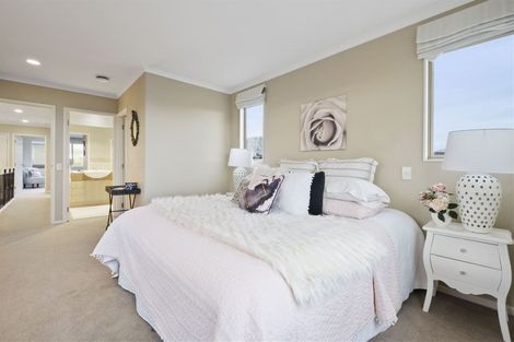 Photo of property in 17 Carousel Crescent, East Tamaki Heights, Auckland, 2016