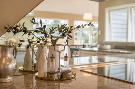 Photo of property in 81 Oraha Road, Kumeu, 0892