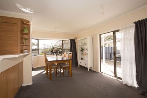Photo of property in 2 Oban Place, Awapuni, Palmerston North, 4412