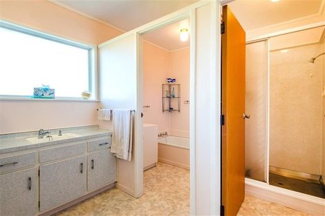 Photo of property in 33a Forrest Hill Road, Milford, Auckland, 0620