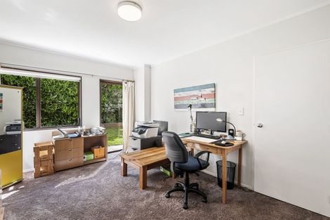 Photo of property in 2/72 Gulf View Road, Murrays Bay, Auckland, 0630