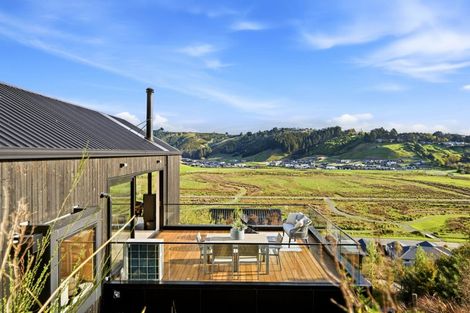 Photo of property in 5 Jahan Lane, Cashmere, Christchurch, 8022