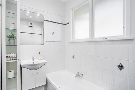 Photo of property in 9 Eglinton Street, Avondale, Christchurch, 8061