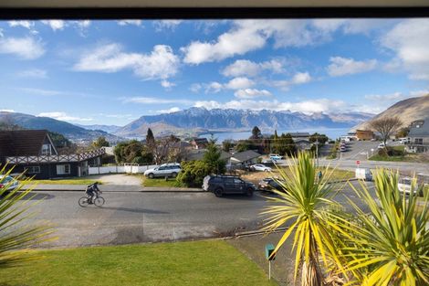 Photo of property in 8 Avalon Crescent, Fernhill, Queenstown, 9300