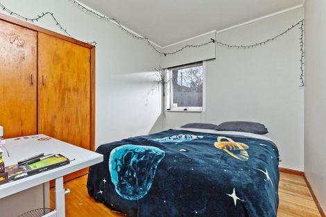 Photo of property in 74 Eskdale Road, Birkdale, Auckland, 0626