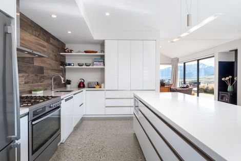 Photo of property in 9 Glenfiddich Road, Jacks Point, Queenstown, 9371