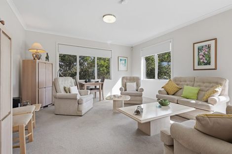 Photo of property in 37 Parkside Drive, Orewa, 0931