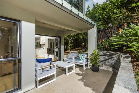 Photo of property in 2/304 Beach Road, Campbells Bay, Auckland, 0630