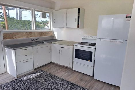 Photo of property in 40 West Coast Road, Glen Eden, Auckland, 0602