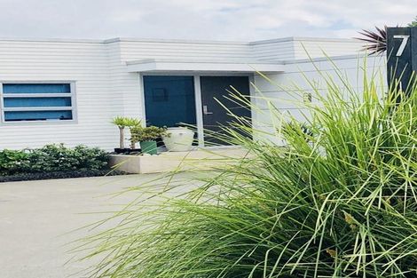 Photo of property in 7 Rangi Avenue, Schnapper Rock, Auckland, 0632