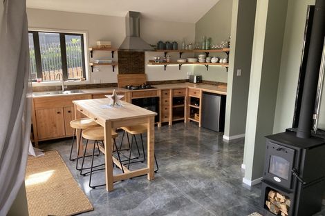 Photo of property in 10 Pekapeka Street, Raglan, 3225