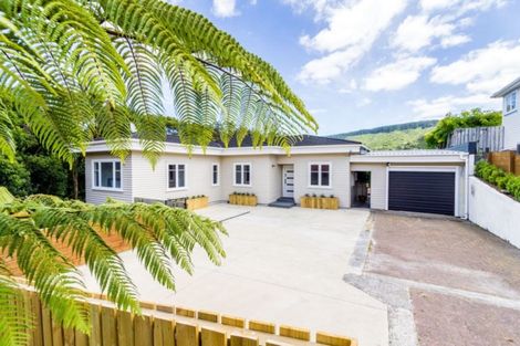 Photo of property in 19 Cecil Road, Tawa, Wellington, 5028