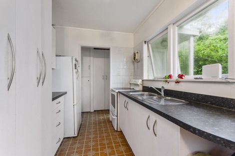 Photo of property in 139 View Road, Sunnyvale, Auckland, 0612