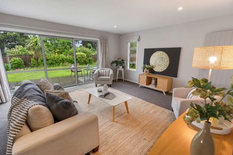 Photo of property in 28 Sunstone Crescent, Brown Owl, Upper Hutt, 5018