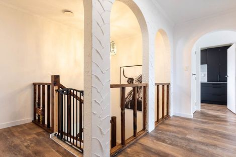 Photo of property in 5 Mandeville Crescent, Grenada Village, Wellington, 6037