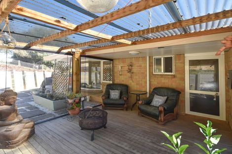 Photo of property in 76 Greenwich Street, Waihola, Milton, 9073