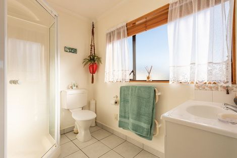 Photo of property in 2 Taranui Way, Paraparaumu Beach, Paraparaumu, 5032