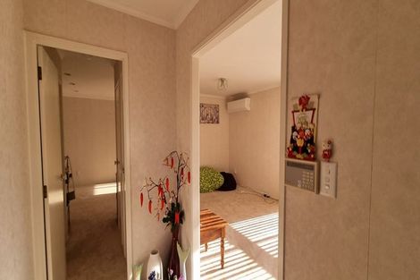 Photo of property in 6 Headcorn Place, Botany Downs, Auckland, 2010