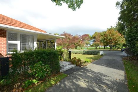 Photo of property in 338 Memorial Avenue, Burnside, Christchurch, 8053