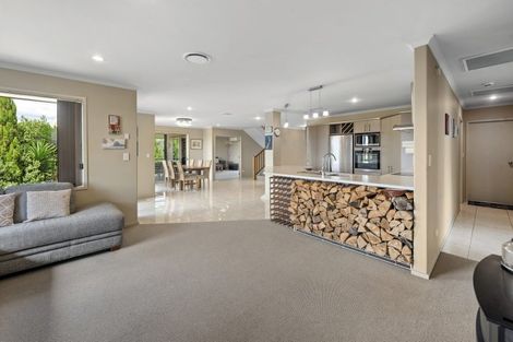 Photo of property in 3 Linden Place, Matipo Heights, Rotorua, 3015