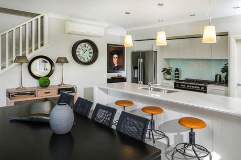 Photo of property in 15 Landmark Terrace, Orewa, 0931