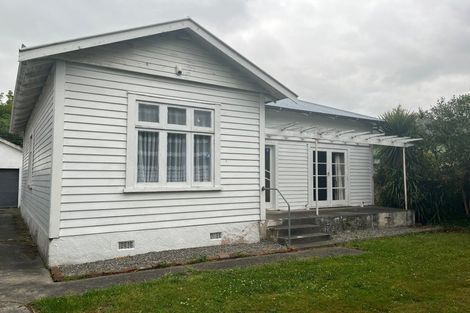 Photo of property in 28 Colombo Street, Hokowhitu, Palmerston North, 4410
