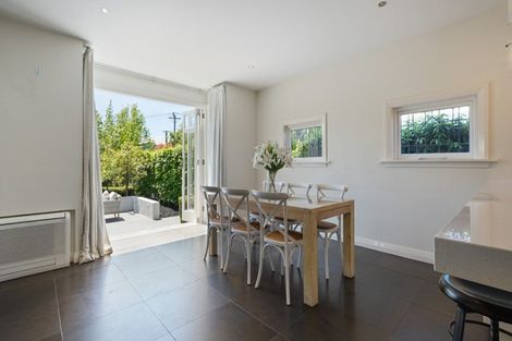 Photo of property in 16 Totara Street, Fendalton, Christchurch, 8041