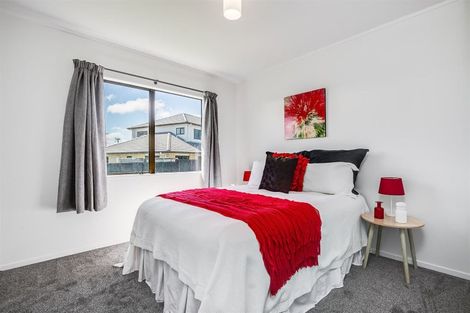 Photo of property in 2/12 Olive Crescent, Papatoetoe, Auckland, 2025