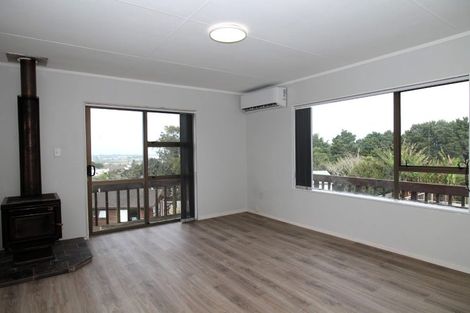 Photo of property in 43 Goodwood Drive, Goodwood Heights, Auckland, 2105