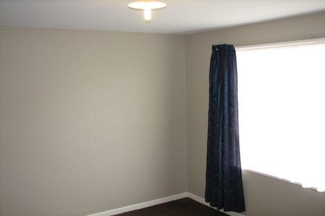 Photo of property in 8c Kruse Place, Redwood, Christchurch, 8051