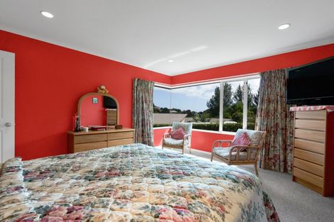 Photo of property in 25 Ashmore Drive, Frankleigh Park, New Plymouth, 4310