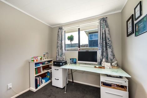 Photo of property in 3 Atua Street, Waikanae Beach, Waikanae, 5036