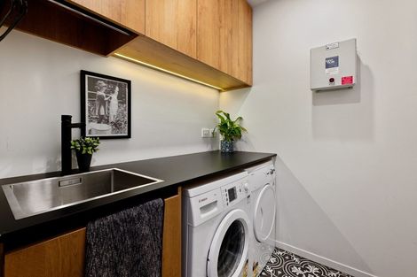 Photo of property in 32 Falconer Rise, Jacks Point, Queenstown, 9371