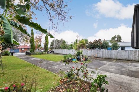 Photo of property in 27 Humphrey Kemp Avenue, Henderson, Auckland, 0612