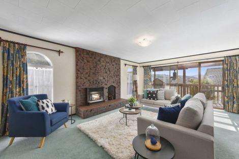 Photo of property in 6 Pioneer Grove, Silverstream, Upper Hutt, 5019