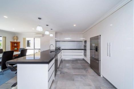 Photo of property in 2 Fantham Street, Hawera, 4610