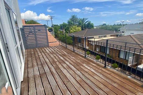 Photo of property in 2/8 Wood Street, Papakura, 2110