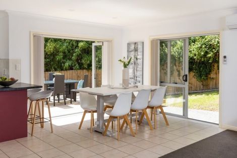 Photo of property in 3a Trelawn Place, Cockle Bay, Auckland, 2014